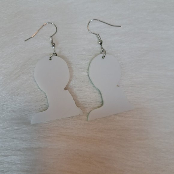 Creative Alien Acrylic Earrings - Picture 3 of 3